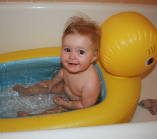 Munchkin White Hot Duck Bath Tub